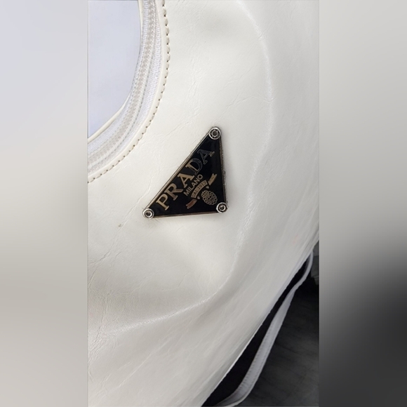 Vintage White Prada Leather Cleo Women's Bag - Picture 13 of 13